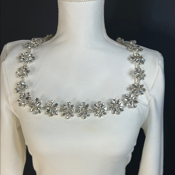 ✨ NWT White Crystal Neckline Cocktail Dress – Elegant Long Sleeve Knit Mini - Picture 5 of 7